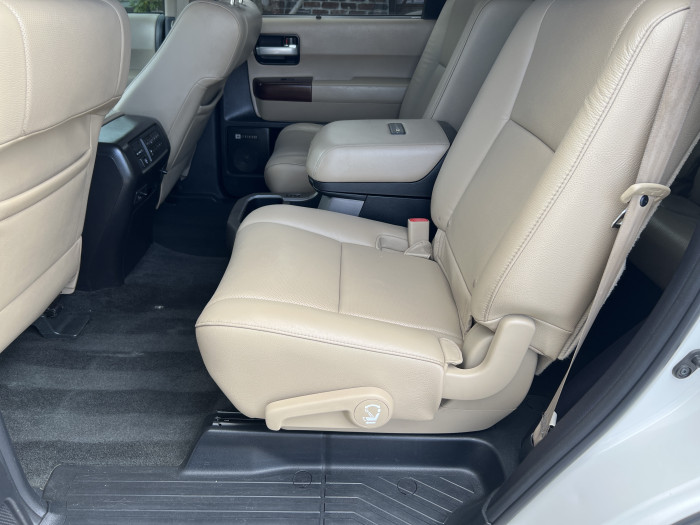 2014 Toyota Sequoia 4X4 10