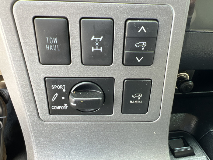 2014 Toyota Sequoia 4X4 26