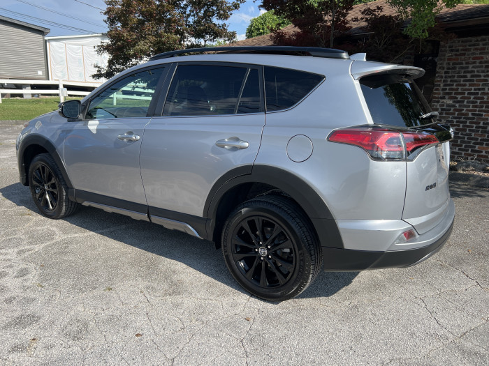 2018 Toyota Rav4 AWD 2