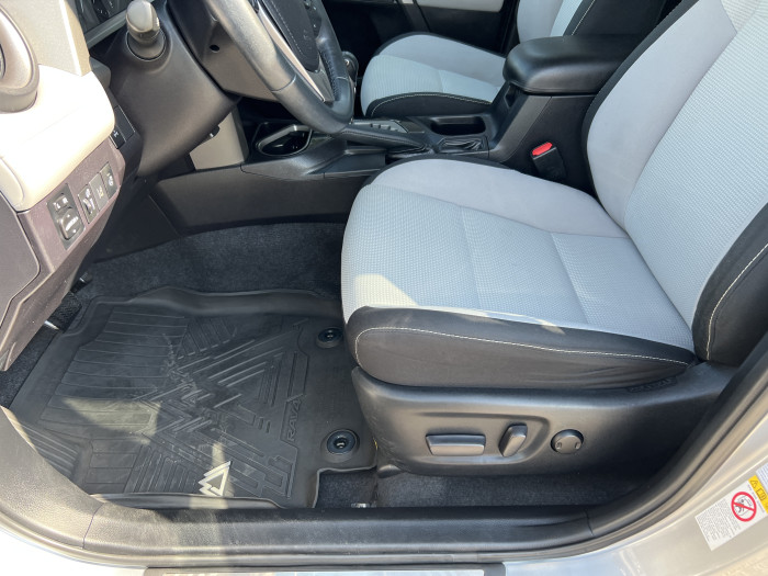 2018 Toyota Rav4 AWD 8
