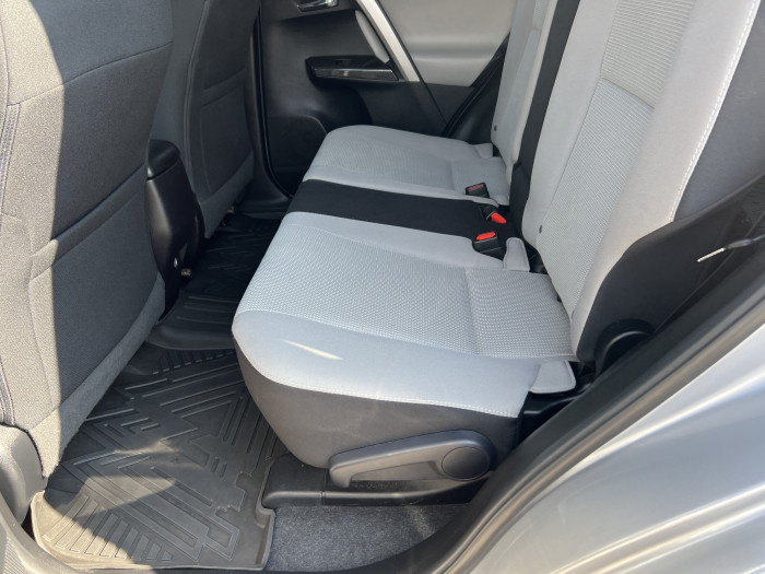 2018 Toyota Rav4 AWD 9