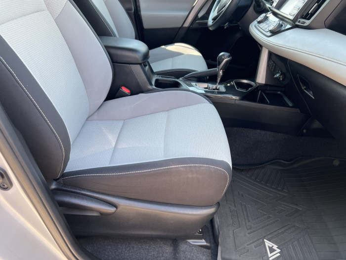 2018 Toyota Rav4 AWD 13