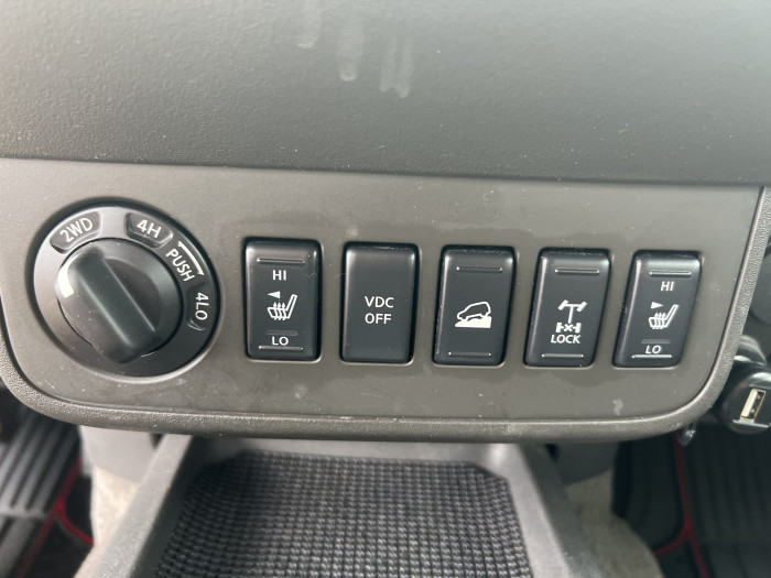 2010 Nissan Frontier Pro-4X 13