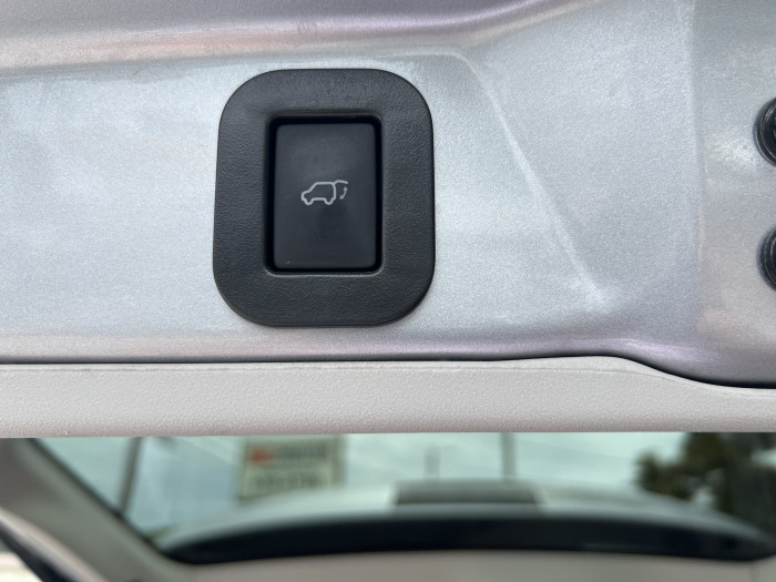 2013 Toyota Sienna XLE 13