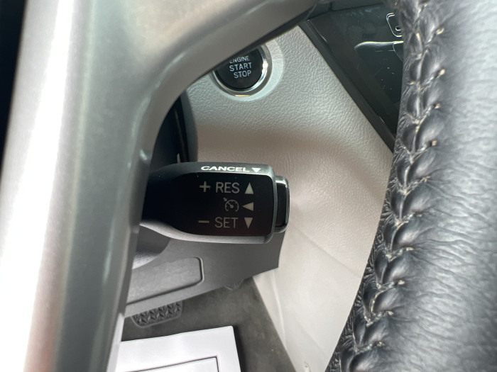 2017 Toyota Sienna XLE 18