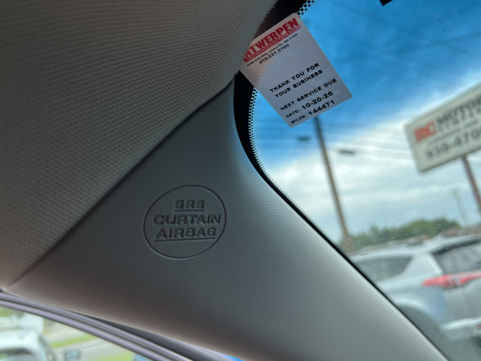 2017 Toyota Sienna XLE 19