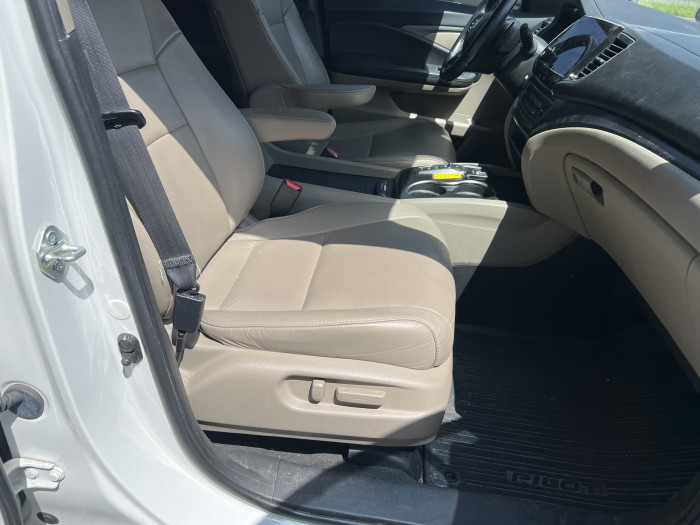 2021 Honda Pilot AWD 16