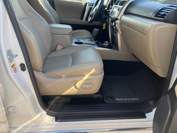 2013 Toyota 4Runner SR5 4WD 12