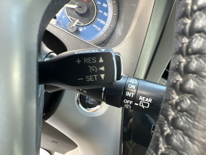2016 Toyota Sienna XLE 24