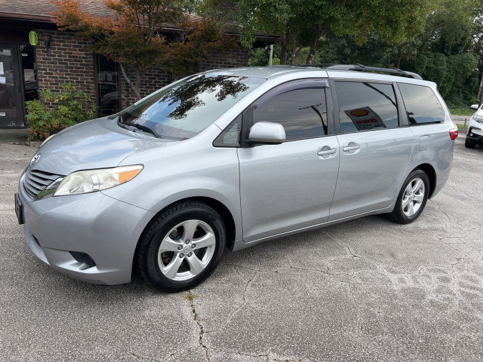 2015 Toyota Sienna LE