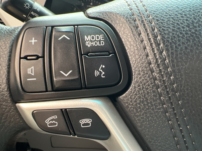 2015 Toyota Sienna LE 18