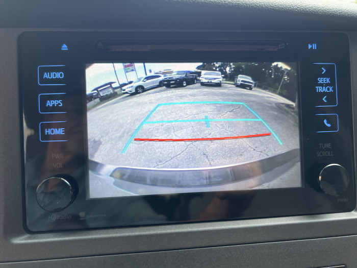 2015 Toyota Sienna LE 20
