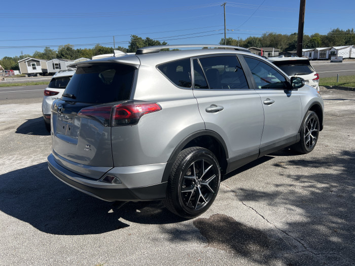2018 Toyota RAV4 SE 5
