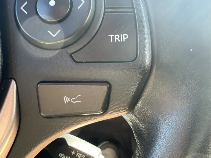 2018 Toyota RAV4 SE 24