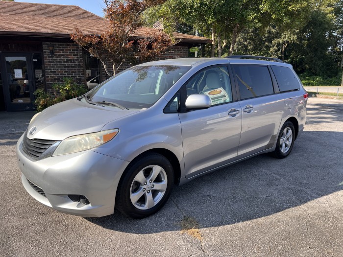 2011 Toyota Sienna LE