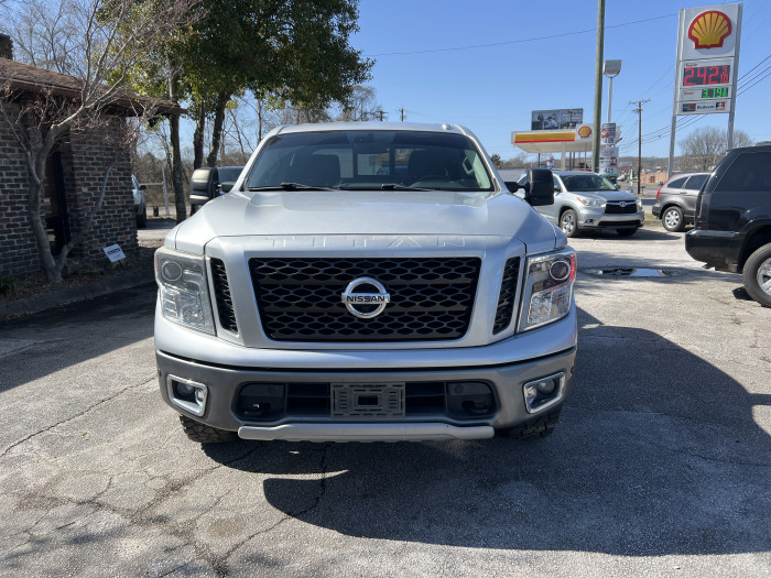 2017 Nissan Titan 4X4 6