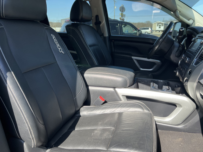 2017 Nissan Titan 4X4 12